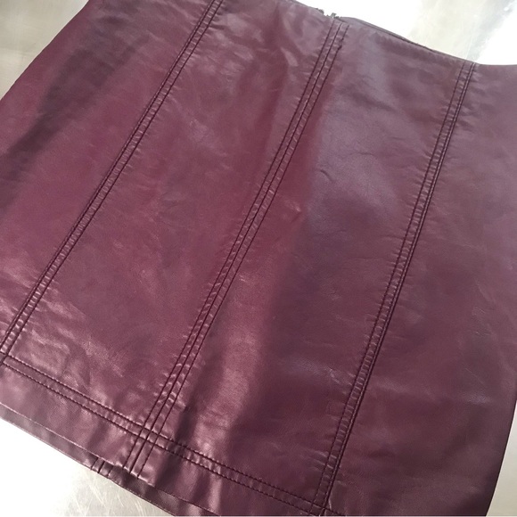 Faux Leather Mini Skirt - Picture 4 of 7